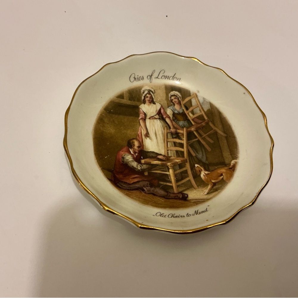 Vintage Tuscan Fine English Bone China Cries of London “Old Chairs to Mend” A10